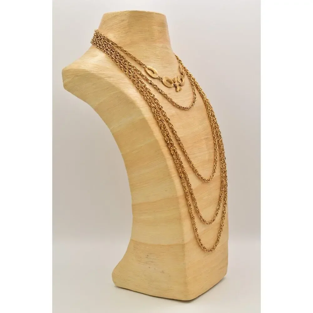 Monet stunning necklace